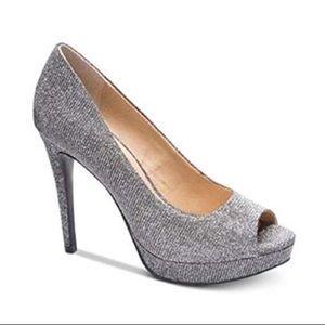 NIB Chinese Laundry Haley Pewter Platform Heels